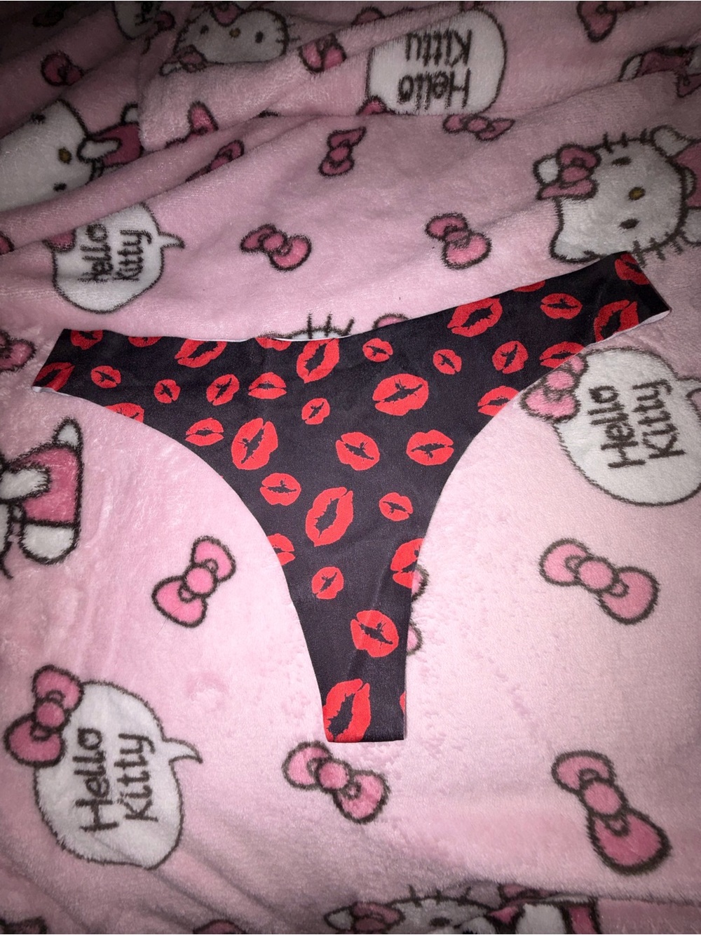 Black & Red Lip Print Thong Underwear